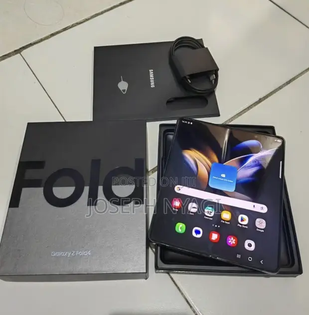 Samsung Galaxy Z Fold4 512GB Black - 1