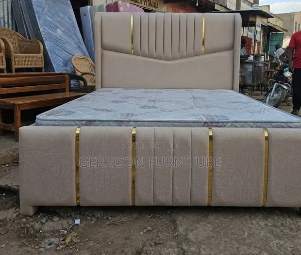 Kitanda cha Kisasa cha Beige Super King - 1
