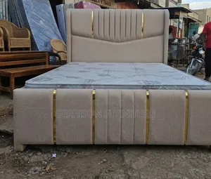 Kitanda cha Kisasa cha Beige Super King