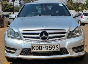 Mercedes-Benz C200 2014 Nyeusi