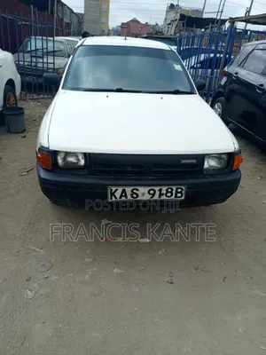 Nissan Advan 2004