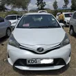 Toyota Vitz 1.3 FWD 5dr 2015 Nyeupe - 2
