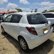 Toyota Vitz 1.3 FWD 5dr 2015 Nyeupe - 5