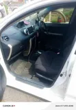Toyota IST 2005 Nyeupe - 2