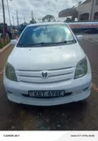 Toyota IST 2005 Nyeupe - 3