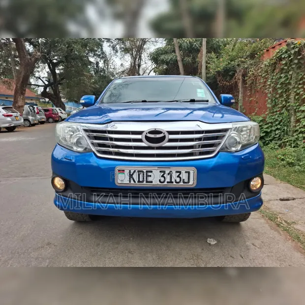 Toyota Fortuner 2012 3.0L Diesel - 1