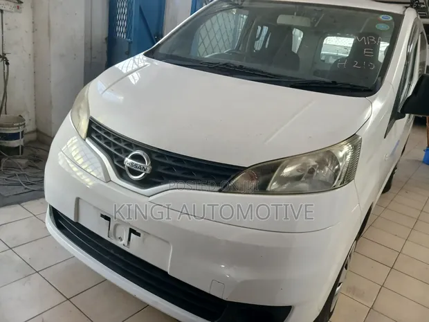 Nissan NV200 2019 White - 1