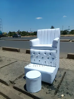 Space-Saving Single Pedicure Seat - Cost-Friendly