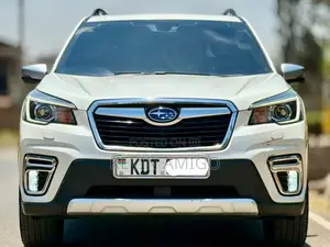 Subaru Forester 2019 Nyeupe