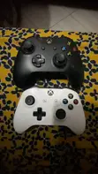 2 Xbox One Controllers - 1