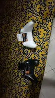 2 Xbox One Controllers - 2