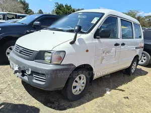 Toyota TownAce 2008 Nyeupe