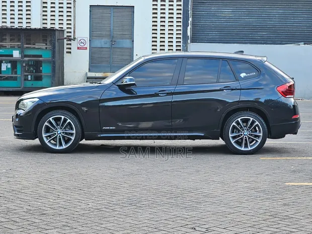 BMW X1 xDrive28i AWD 2016 Nyeusi - 1