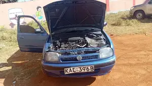 Nissan March 1998 Bluu