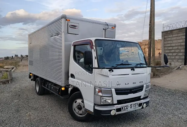Mitsubishi Fuso Canter Mini Truck 2015 - 1