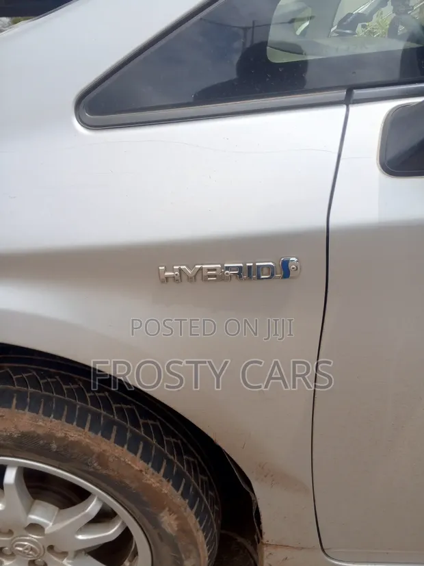 Toyota Prius III 2011 Silver - 1