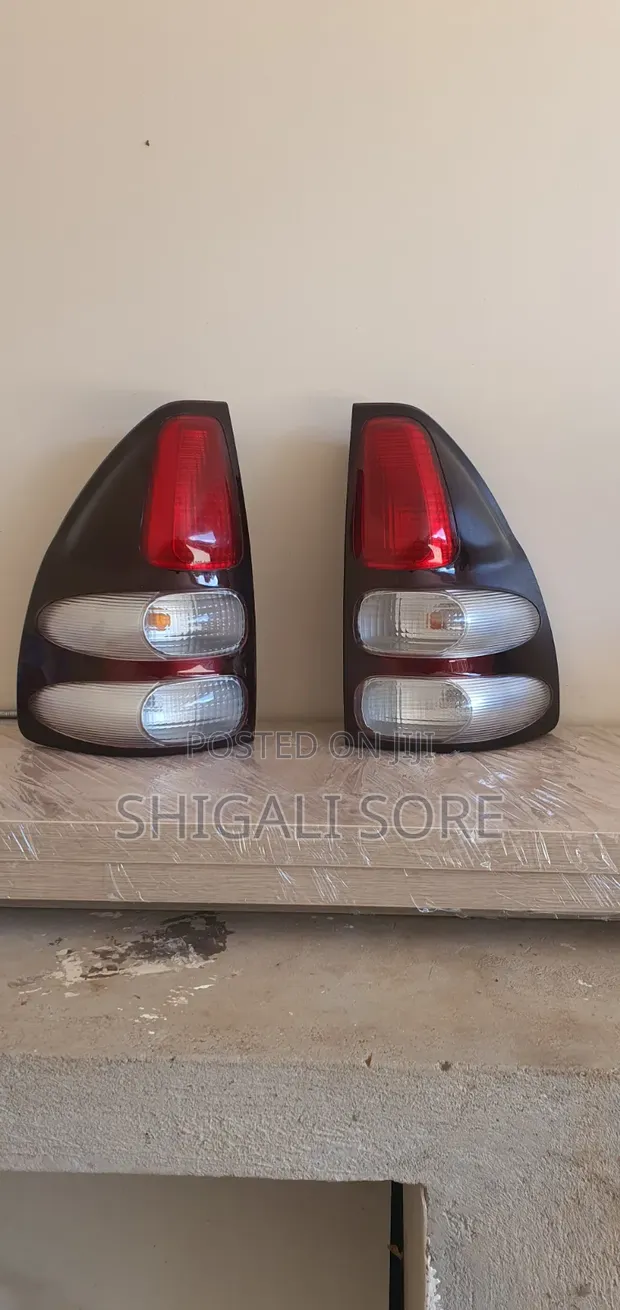 Toyota Land Cruiser Prado Rear Tail Lights Set (Used) - 1