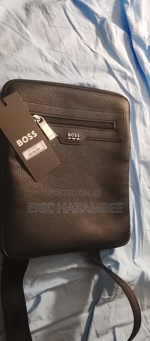 Hugo Boss Black Leather Shoulder Bag