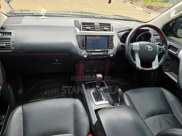 Toyota Land Cruiser Prado 2016 Black - 1