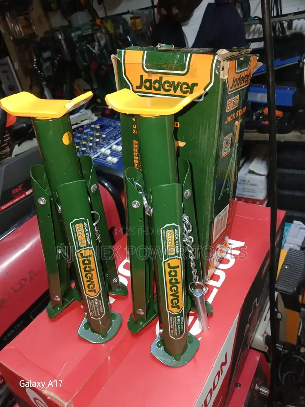 Jadever 2-Ton Ratchet Jack Stands (Model JDHJ3502) - 1