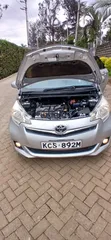 Toyota Ractis 1.5 AWD 2013 Silver - 2