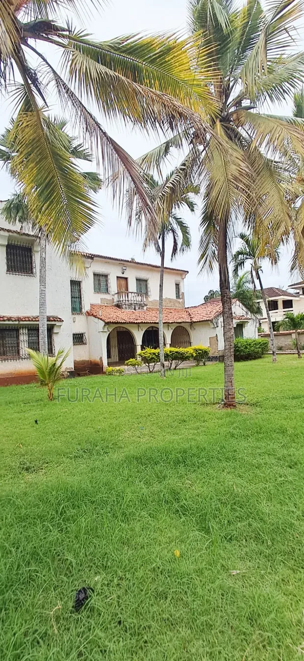 4 Bedroom House for Sale in Nyali - 1