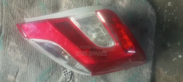 Toyota Vitz Taillight (Used) - 1