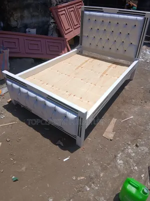 4x6 Mocket Bed White with Black Stripes and Buttons