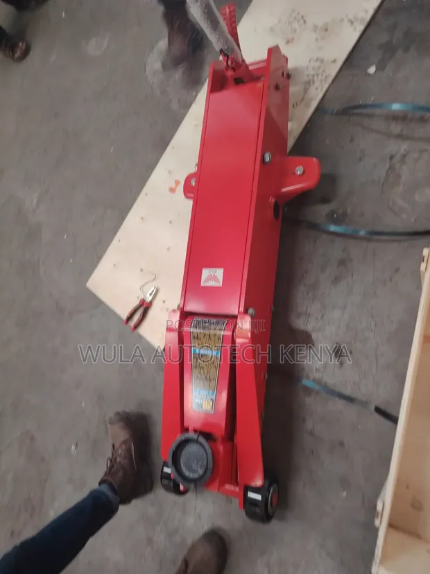 20 Ton Heavy-Duty Hydraulic Trolley Jack for Commercial Vehicles - 1