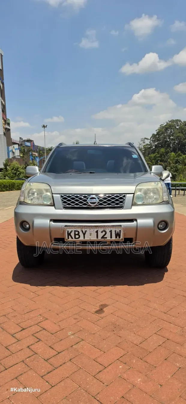 Nissan X-Trail 2007 Silver - 1
