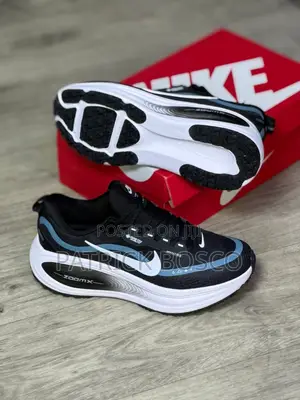 Nike Verome 18 Gore-Tex Sneakers