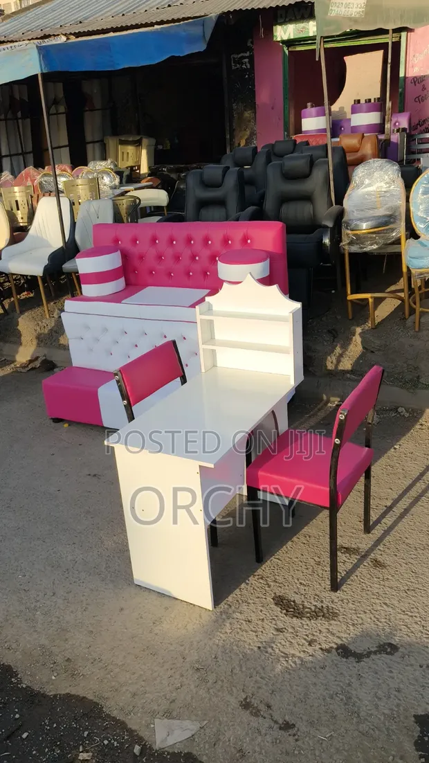 3 Seater Pedicure & Manicure Station - 1