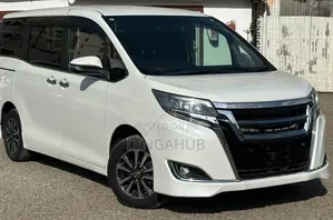 Toyota Esquire 2019 Pearl