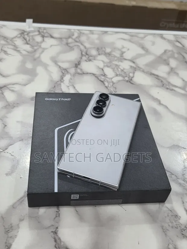 Samsung Galaxy Z Fold7 256GB Silver - 1