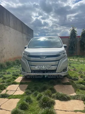 Toyota Noah Mpya kwa Ajili ya Kukodi