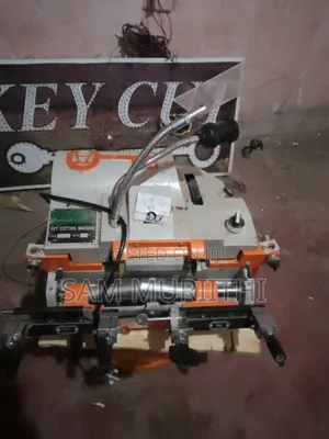 Key Cutting Machine with Key Stock and Handle