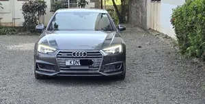Audi A4 2.0T Premium AWD quattro 2017