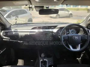 Toyota Hilux Revo Smart Cab Diesel 2.4 AWD 2021