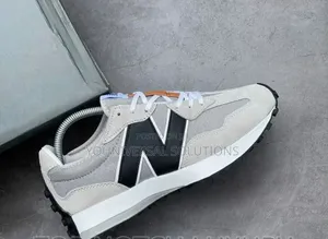 New Balance 327 Sneakers