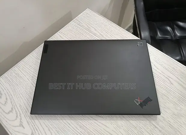 Lenovo ThinkPad X1 Carbon i7 8GB RAM 256GB SSD 14" Refurbished - 1