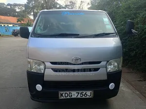 Toyota HiAce 2015 Silver