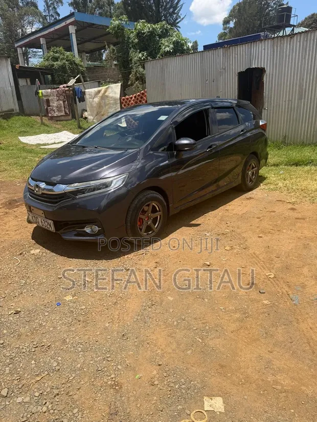 Honda Fit Shuttle 1.5 Hybrid 4WD 2017 Purple - 1