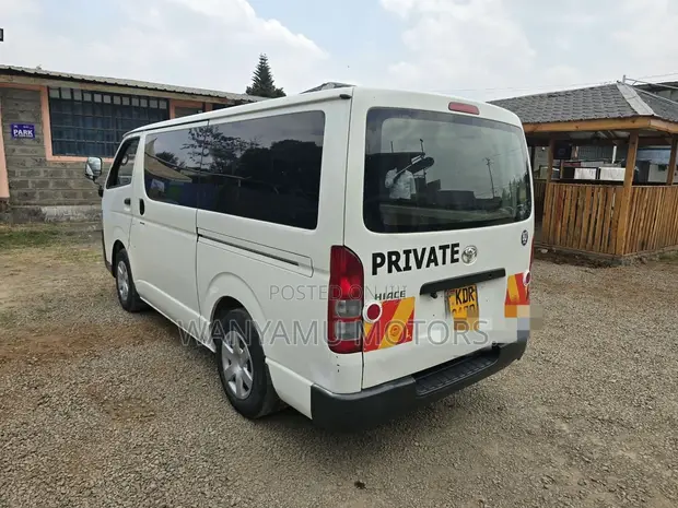 Toyota HiAce 2018 2WD Diesel Automatic - 1