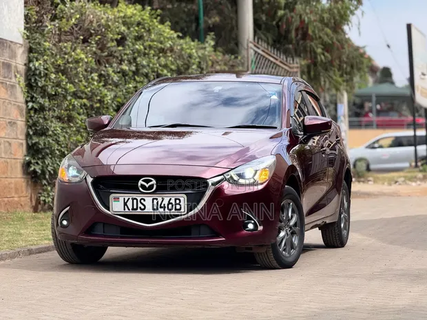 Mazda Demio 2017 Maroon - 1