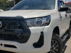 2021 Toyota Hilux Revo Smart Cab Diesel 2.4 AWD White