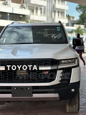 2023 Toyota Land Cruiser LC300 GR Sport