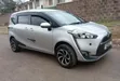 Toyota Sienta 2017 Silver - 2