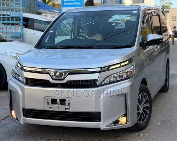 Toyota Voxy V 2WD 8-Seater 2019 Silver - 1