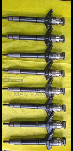 Toyota Land Cruiser 1VD Nozzle 8pc Set (Denso)