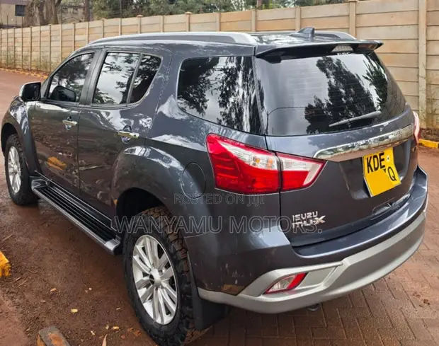 Isuzu MU-X 2021 Gray - 1